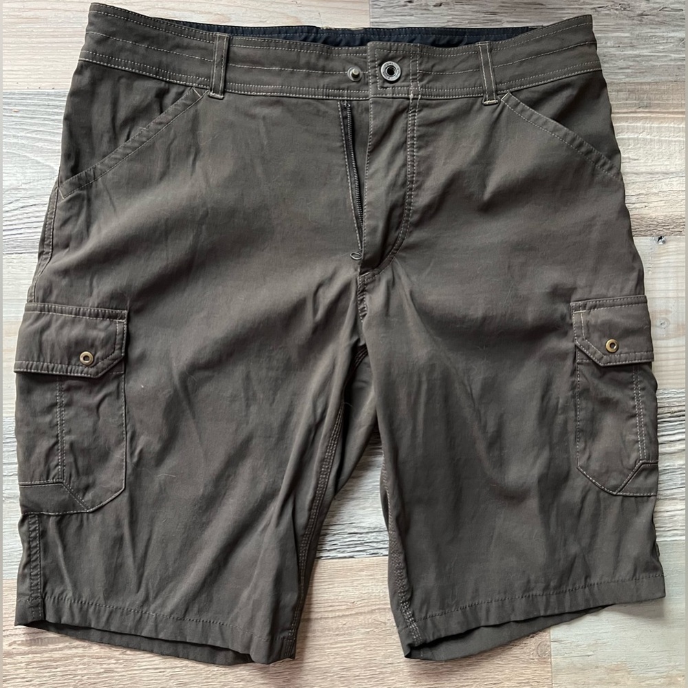 Kuhl Renegade Cargo Kargo Men’s Hiking Shorts Size 35 x 12” inseam